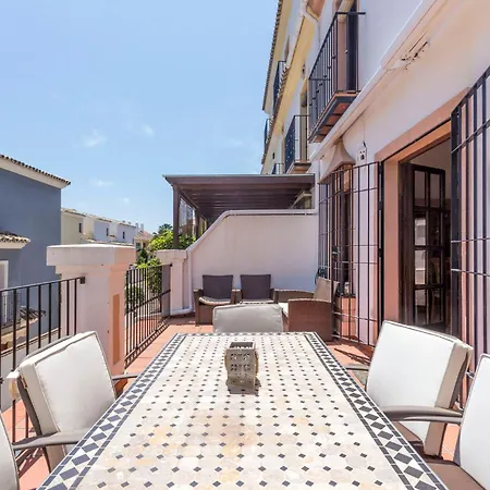 Holiday home Large Townhouse Golden Mile *